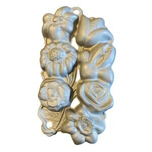 Vintage 1991 John Wright Silver Cast Iron Metal Flower Shaped Baking Mold - USA